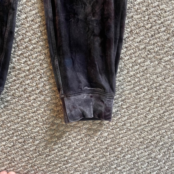Lululemon HR Jogger velour. Like new. Size 10 - Picture 10 of 10